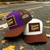 Gorra Trucker Snapback Personalizada de Dos Tonos con Parche de Chocolate Bordado y Malla Trasera para Marcas de Moda