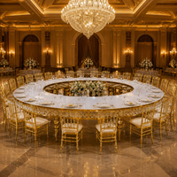Table de Salle à Manger Serpentine en Verre avec Décorations en Cristal et Pieds en Acier Inoxydable pour Mariage