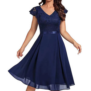 Robe Veloria Empressline LuxeFlow Silhouette avec des détails de courbes radieuses et un design féminin moderne et élégant - Product Image 5