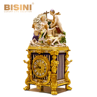 Antique Style Européen Belle Chérubin Décoré Blanc et Or Porcelaine Horloge de Table
