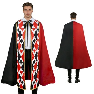 Cape de cosplay sur le thème du poker pour Halloween, motif losanges noirs avec imprimés cœurs et piques, idéale pour les costumes de fête Comic Con - Product Image 3