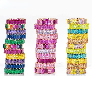 Promozione <span class=keywords><strong>anello</strong></span> di zircone cubico arcobaleno rettangolare placcato in oro ghiacciato colorato CZ fascia per l'eternità da donna gioielli <span class=keywords><strong>con</strong></span> <span class=keywords><strong>anello</strong></span> da dito - Product Image 2