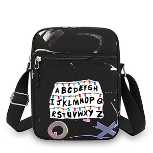 Nouveau design Stranger S5 Hellfire Club Friends Don't Lie Eleven Pattern Crossed Body Bag Sac à bandoulière personnalisé pour enfants - Product Image 2