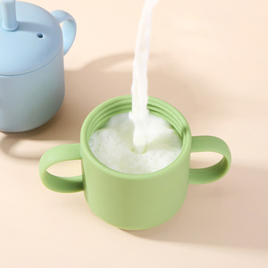 Vaso de silicona SilverJet para bebés con pajita, a prueba de fugas, vaso de entrenamiento para bebés y niños pequeños, boquilla suave para leche o agua - Product Image 2