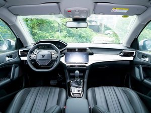 <span class=keywords><strong>Peugeot</strong></span> 408 N1 di Dongfeng: Berlina <span class=keywords><strong>Sportiva</strong></span> Turbo da 173 CV con I-Cockpit, Telaio Ottimizzato CLDR e Illuminazione Full LED - Product Image 4