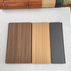 Tablero de tira de techo Decoración de <span class=keywords><strong>pared</strong></span> exterior Chapa de aluminio Placa de aluminio de <span class=keywords><strong>pared</strong></span> exterior de metal Placa de aluminio de grano de madera - Product Image 1