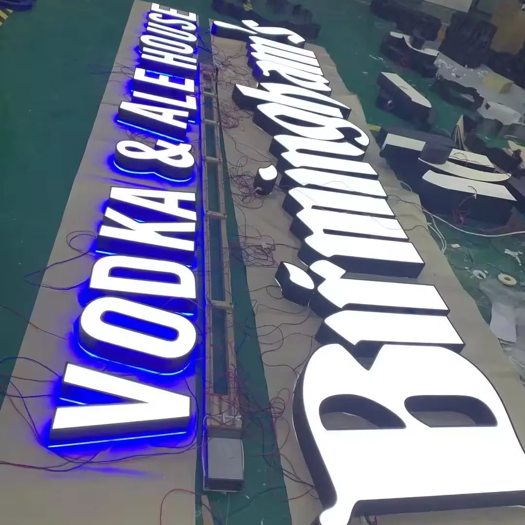 Segni del negozio di lettere 3D luminosi con logo personalizzato del segno di affari con sede esterna con scritta luminosa