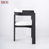 Chaise de salle à manger avec accoudoirs, style minimaliste moderne, structure en bois massif, coussins en tissu, pour la maison, la cuisine, l'hôtel, le restaurant, le café, les événements