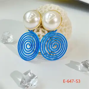 Großhandel Farbverlauf Farbe Geometrische Aussage Ohrringe Blatt Kreis Hohl Frauen Ohrringe Für Party