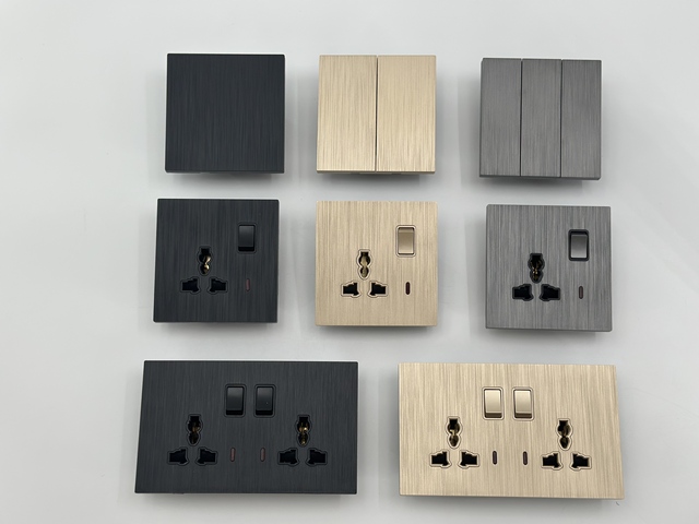 Hot Selling brushed texture Wall Switches and Sockets Wire Drawing Panel UK-standard Sockets 16A 250v Single Pole Wall