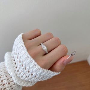Anillos de Compromiso y Promesa de Boda Dylam de Diseño Clásico para Mujer, Joyería Fina de Plata de Ley 925 con Circonita Cúbica 5A, Resistentes al Deslustre - Product Image 3