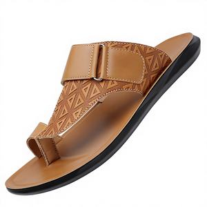 Nouveaux modèles 2026 de tongs pour hommes, design sportif et tendance, léger, en cuir, pantoufles pour <span class=keywords><strong>homme</strong></span>, prix bas, vente en gros, grande taille <span class=keywords><strong>48</strong></span> - Product Image 1