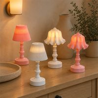 Veilleuse en cristal créative petit bureau chambre lampe de chevet atmosphère cadeau d'anniversaire pour les amis bouton batterie LED décoration