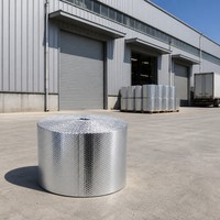 Rouleau d'isolation thermique moderne en aluminium argenté à bulles, résistant à la chaleur, pour l'isolation thermique des toits de structures en acier et des entrepôts