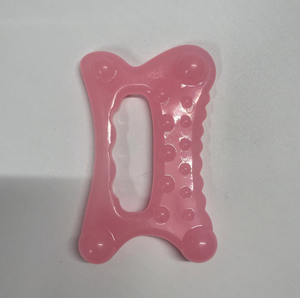 Tabla Gua Sha ergonómica de resina de color rosa con nudos de masaje - Product Image 1