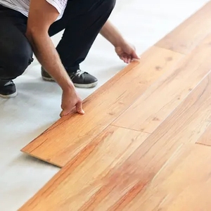 Venta caliente 12mm en relieve impermeable AC4 <span class=keywords><strong>Pino</strong></span> Interior madera <span class=keywords><strong>laminado</strong></span> <span class=keywords><strong>suelo</strong></span> directo de fábrica - Product Image 1
