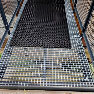 ซื้อตะแกรงเหล็กคาร์บอนกันสนิมสำหรับงานภายนอกอาคารแบบขายส่งออนไลน์ - Product Image 1