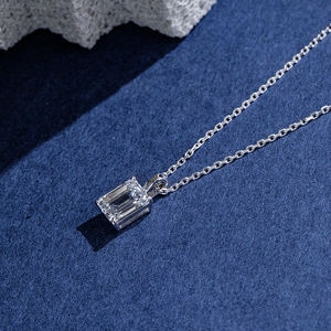 Listo para enviar MSN-953 Collar de diamantes cultivados en laboratorio para mujer, con forma de esmeralda de 1 quilate, en oro blanco de 9 quilates - Product Image 2