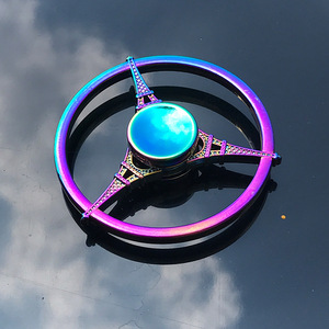Bán buôn kim loại cầu vồng màu sắc <span class=keywords><strong>Tri</strong></span>-<span class=keywords><strong>Spinner</strong></span> ngón tay <span class=keywords><strong>Fidget</strong></span> <span class=keywords><strong>Spinner</strong></span> cho trẻ em - Product Image 4