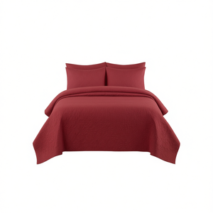 Ensemble de couvre-lit réversible Queen en coton rouge, élégant, avec motif uni brodé - Product Image 1