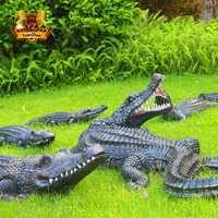 Sculpture d'animal antique en métal créative de scène de parc, sculpture d'animal en bronze de haute qualité, statue de crocodile