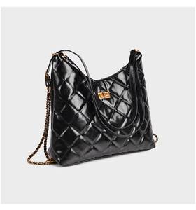 Sacs à dos à double usage avec chaîne en treillis de diamant de style luxueux et léger Sac à bandoulière pour femme tendance de haute qualité pour filles et femmes - Product Image 3