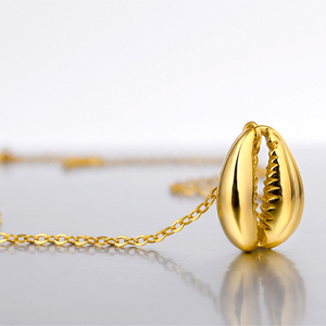 Herstellergefertigte Edelstahl-Halskette mit 18K Goldplattierung und Muschelanhänger für Männer und Frauen, Sommer-Strand-Ozean-Schmuck - Product Image 3