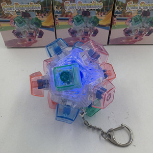 Cubo Esférico de Plástico Antiestrés, Gadget Colorido para Apretar, Colgante, Llavero, Juguete de Descompresión con Diseño Luminoso - Product Image 3