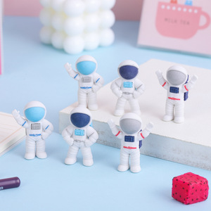Goma de Borrar Creativa con Forma de Astronauta Espacial 3D, Material Escolar para Niños, Yichen 4.5x2.8x2cm - Product Image 1