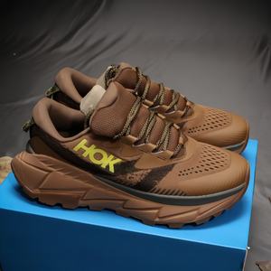 รองเท้ากีฬากลางแจ้งสำหรับผู้ชายรุ่นพรีเมียมปี 2026 ดีไซน์ทันสมัย พื้นรองเท้าแบบแพลตฟอร์ม น้ำหนักเบา รองเท้าวิ่ง HOKAS - Product Image 4