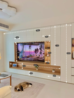 Meuble mural de divertissement moderne sur mesure, unité de rangement TV multi-portes et tiroirs, mobilier sur mesure pour projets d'aménagement intérieur