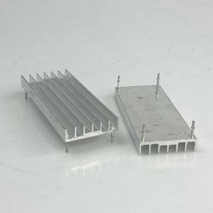 Radiateur en aluminium extrudé anodisé de 35 mm de largeur et 9 mm de hauteur pour régulateur de tension MOS - Product Image 2