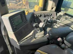Bulldozer minier lourd CAT D8T d'occasion, 320 CV, fabriqué au Japon, modèle 2019, capacité de bulldozing de 8,7 m et bon état de moteur - Product Image 5