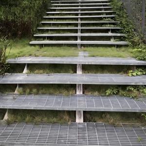Griglia in Acciaio Inossidabile ad Alta Resistenza per Costruzione di Ponti, Passerelle, Pavimentazioni di Parchi, <span class=keywords><strong>Coperture</strong></span> per Fossi e Sistemi di Drenaggio Stradale - Product Image 3
