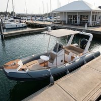 Bateau semi-rigide Premium 7,6 m (25 pieds) en Hypalon PVC avec console centrale, coque en fibre de verre, bateau pneumatique rigide, yacht de sport, plongée, pêche en famille, croisière