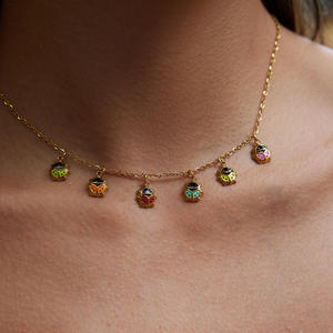 Collana all'ingrosso in acciaio inossidabile placcato oro 18 carati con smalto colorato a forma di coccinella, collana di lusso leggero in acciaio al titanio - Product Image 6