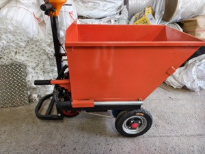 Brouette en acier orange à 2 roues pneumatiques, chariot de transport de matériaux de construction à levage mécanique, fonctionnement manuel - Product Image 3