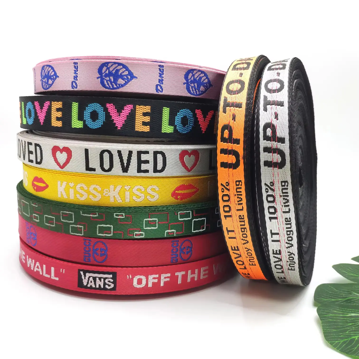 Werksgroßhandel 1,5 cm Taschentrage Nylonband farbiges Polyesterband Jacquard-Band mit Buchstaben