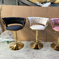 Tabourets de bar modernes et légers en tissu, avec base pivotante chromée, réglage mécanique de la hauteur, pour usage commercial et villas.
