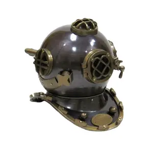 古董和复古深海潜水头盔