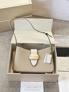 Fabrikanten passen Irina Kaptelova dameshandtassen aan voor winkelen, mode en bijpassende tassen - Product Image 5
