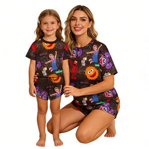 Set Coordinati Estivi Personalizzati con Stampa Leopardata per Mamma e Figlia, Camicia Oversize a Maniche Corte e Pantaloncini, Comodo Completo Loungewear - Product Image 3