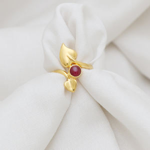 Anillo de latón con piedras preciosas de forma ovalada de granate rojo de moda de la mejor calidad, anillo de compromiso de boda chapado en oro sólido de 18 quilates para mujer - Product Image 2