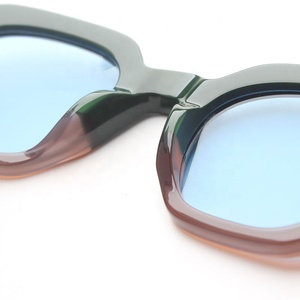 แว่นกันแดดอะซิเตททรงรีสไตล์คลาสสิกย้อนยุคเลนส์โพลาไรซ์ Tac สีเทาโลโก้ตามสั่ง - Product Image 4