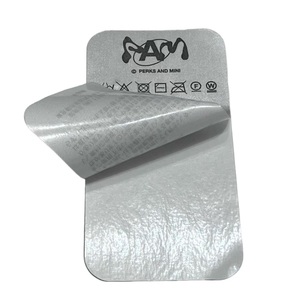 Etiquetas Adhesivas de Satén Personalizadas de Fábrica, Marcas Impresas Desgarrables para Producción de Prendas de Tela, Entrega Rápida - Product Image 1