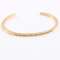 Bracelet personnalisé en or 4 mm avec gravure inspirante, bracelet personnalisé gravé sur mesure, motif, symbole, texte en n'importe quelle langue, intérieur/extérieur, double face