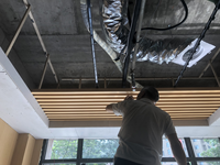 Panneaux de plafond en composite plastique écologique en bois, prix d'usine, plafonds en PVC