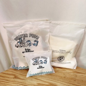 Bolsa de Ropa Compostable con Cierre, Embalaje Biodegradable para Prendas con Cierre Reutilizable, Bolsa con Cierre Personalizada con Marca - Product Image 4