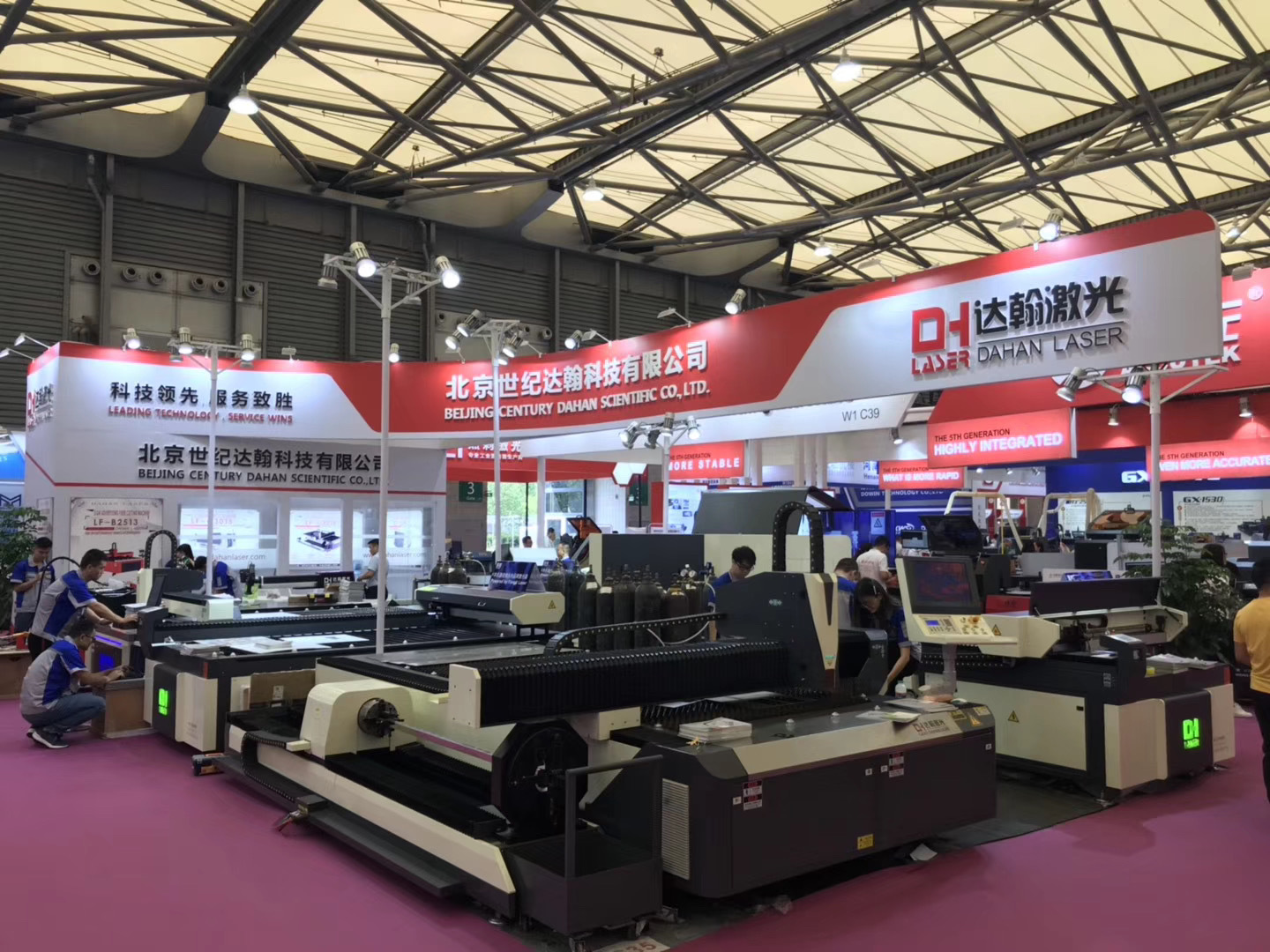 Ocillating Digital Cuttinng Machine for Leather Plywood KT Board Foam Board and Arylic · image 4