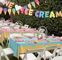 Ensemble de vaisselle jetable moderne personnalisé en papier (assiettes, gobelets, serviettes et nappes) pour décorations de fête d'anniversaire, emballé en boîte
